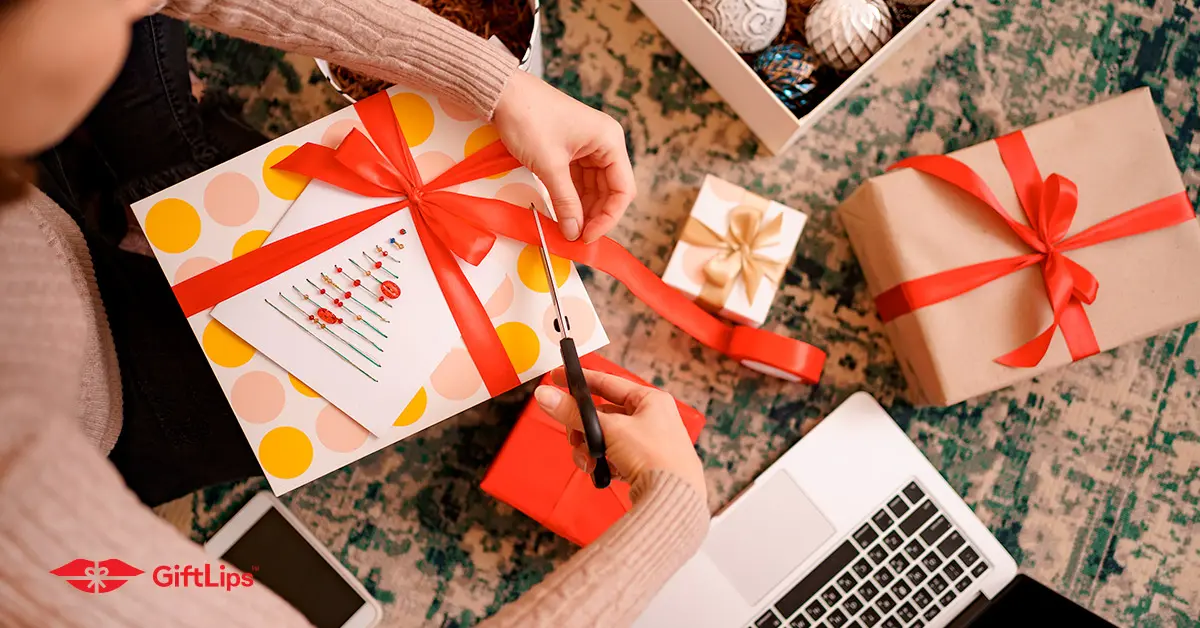 12 Holiday Gifts for Employees to End the Year Right